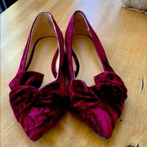 Red velour flats - Pointy toe shoes!